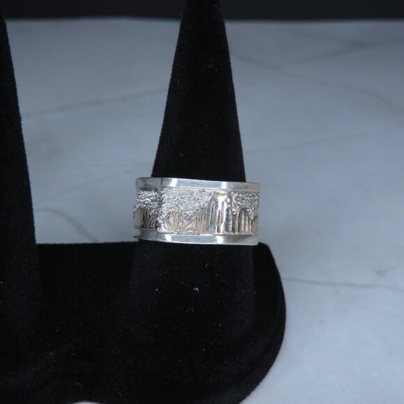 Sterling Silver Two Toned Ring Band - Picture 9 of 10